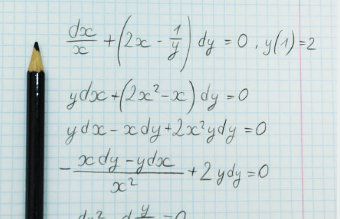 滑铁卢大学微分方程导论期末考试复习题.png