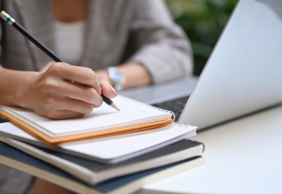 西交利物浦大學(xué)大四畢業(yè)論文輔導(dǎo)