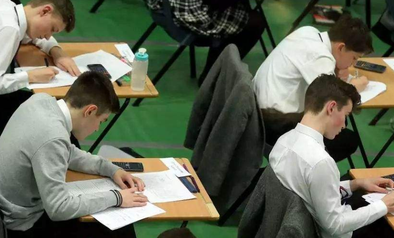 GCSE课程：辅导考试局课程差异分析
